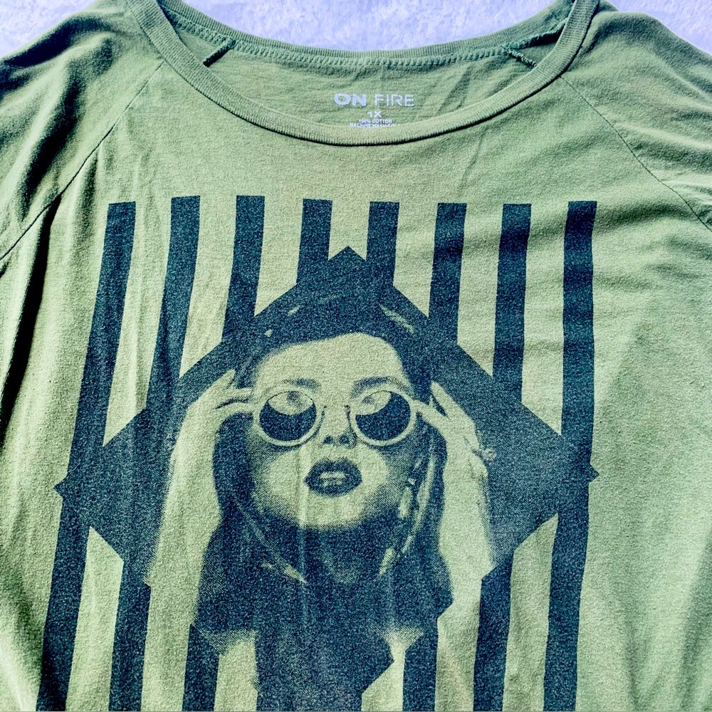 Green Graphic Relaxed Sweatshirt - Picture 4 of 4